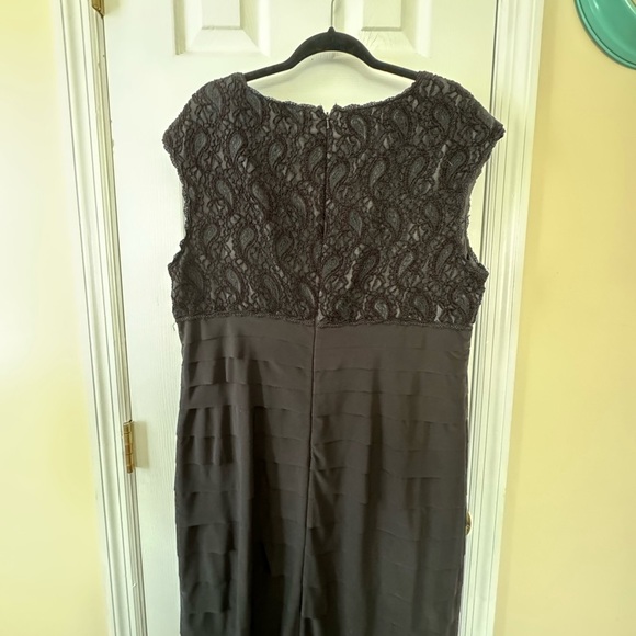 Jones Wear Black Cap Sleeve Gown for Cocktail - Picture 3 of 8